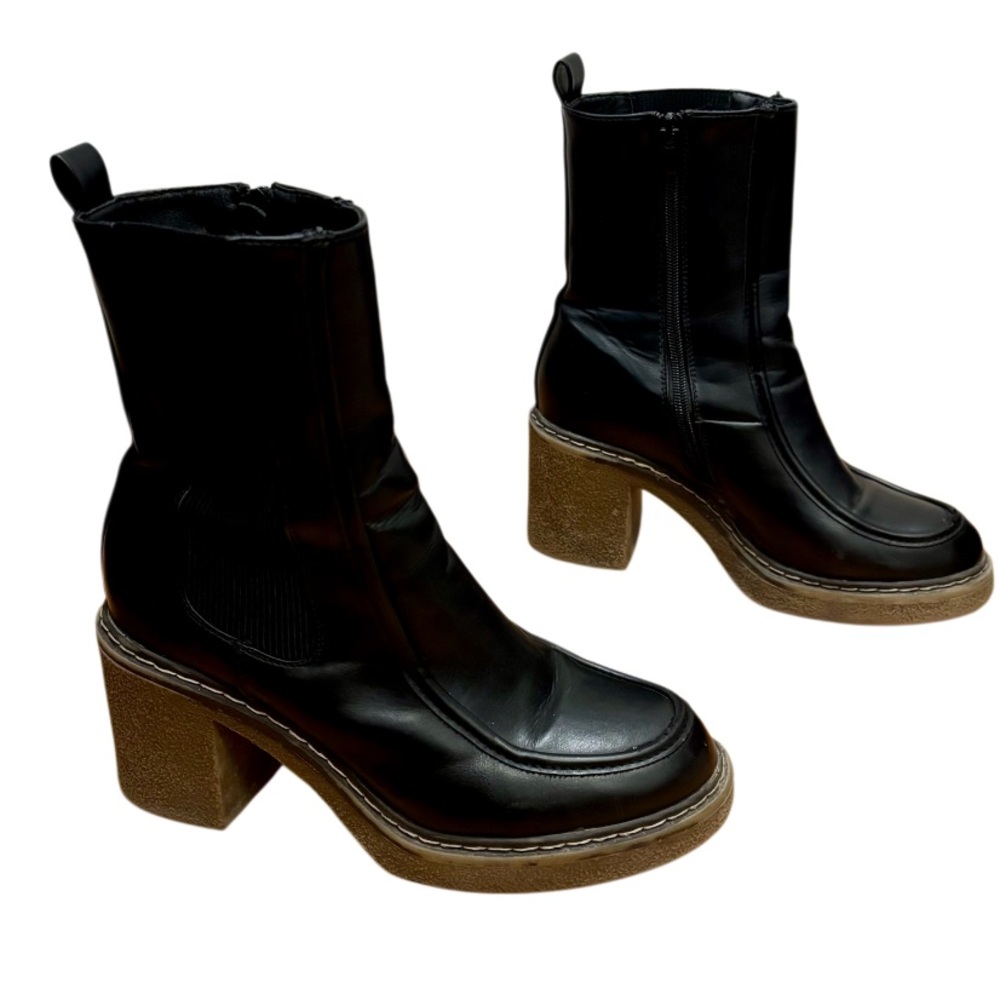 Aqua Moda Canada Black Leather Waterproof Lug Sole Boots